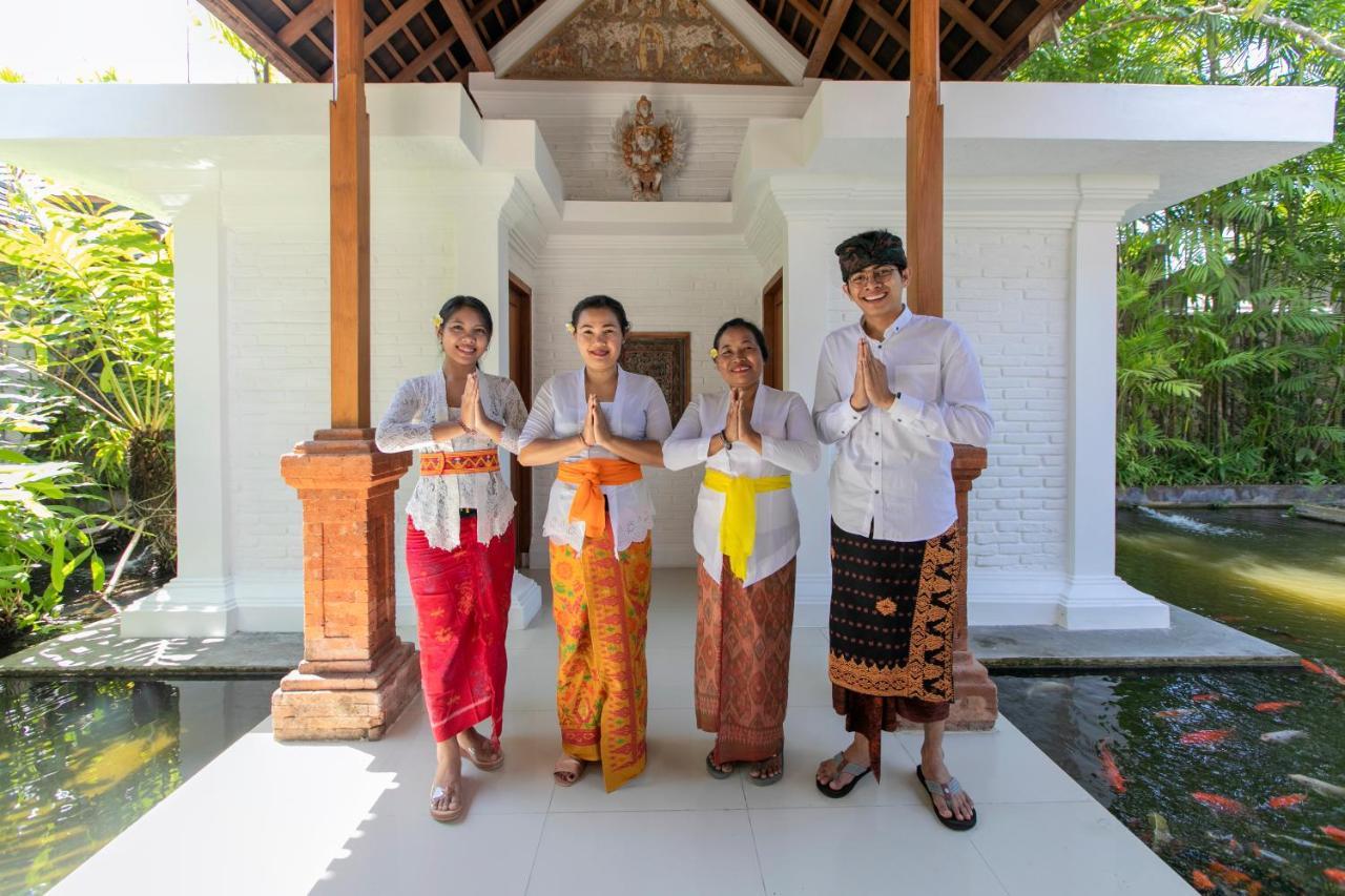 Wantilan Putih Couette-café Sanur